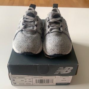 (SOLD) Grey and white New Balance Sneakers